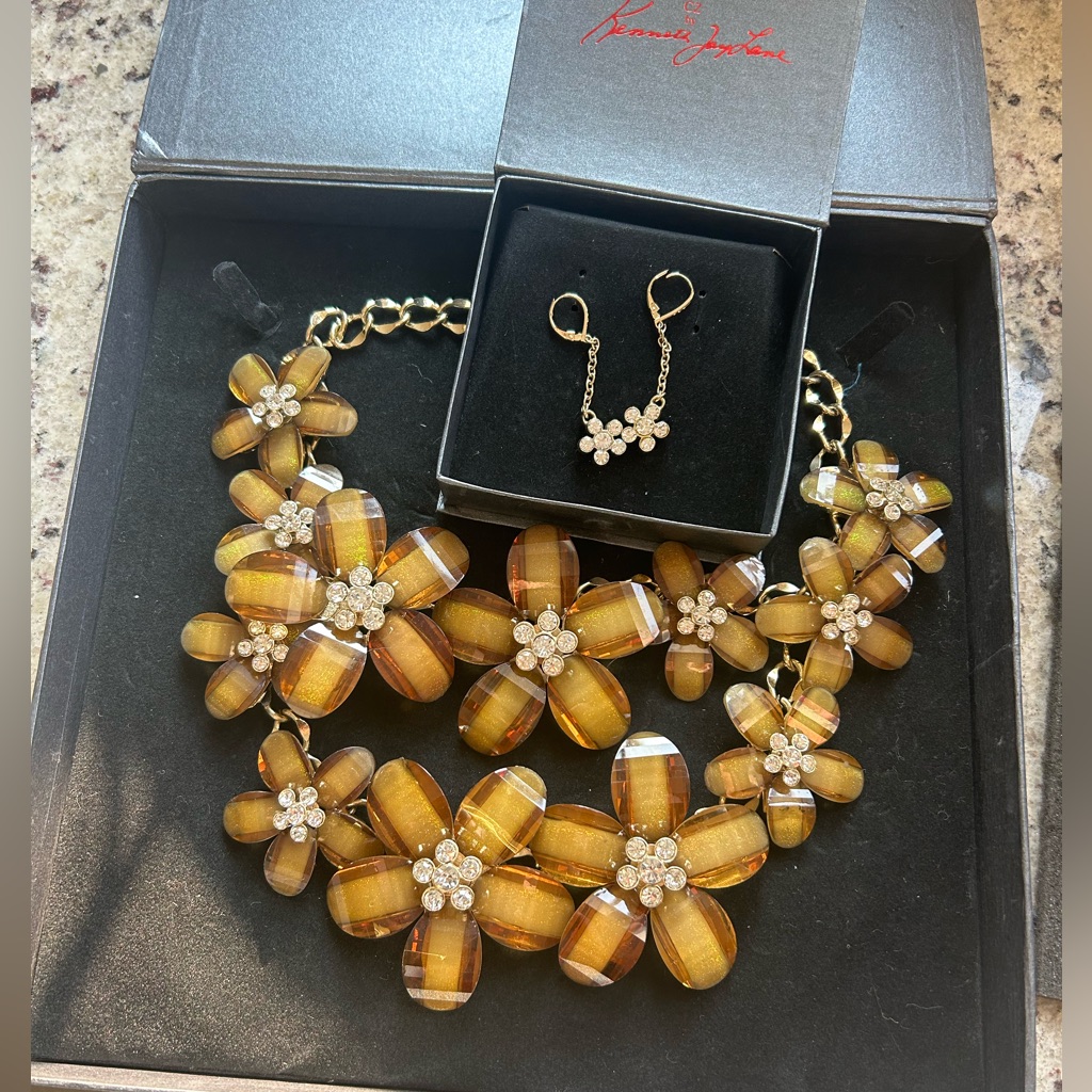 Kenneth Jay Lane Kjl Brown Lucite Flower Necklace Earrings 184$